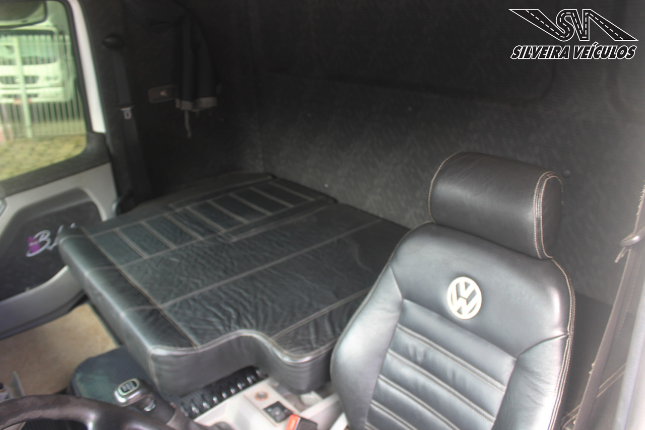 Volkswagen 24 320 - 11/12 12