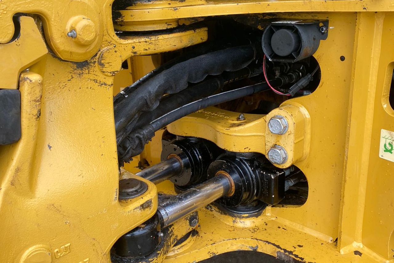 Caterpillar 416F2 - 16/16 4