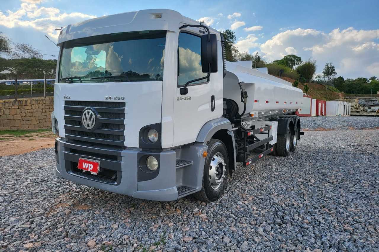 Volkswagen 24-250 E Constellation 3-Eixos - 11/11 3