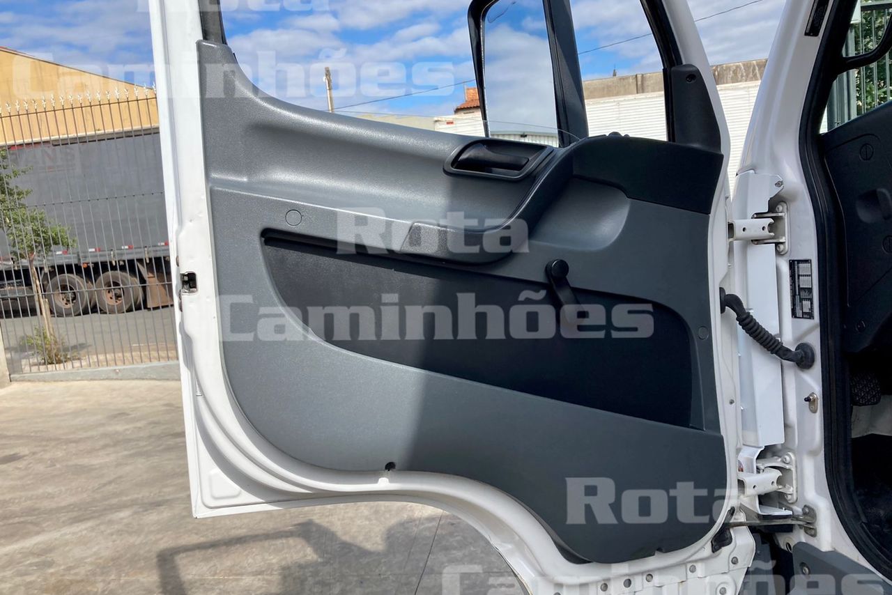 Mercedes Benz Accelo 1016 - 13/13 8