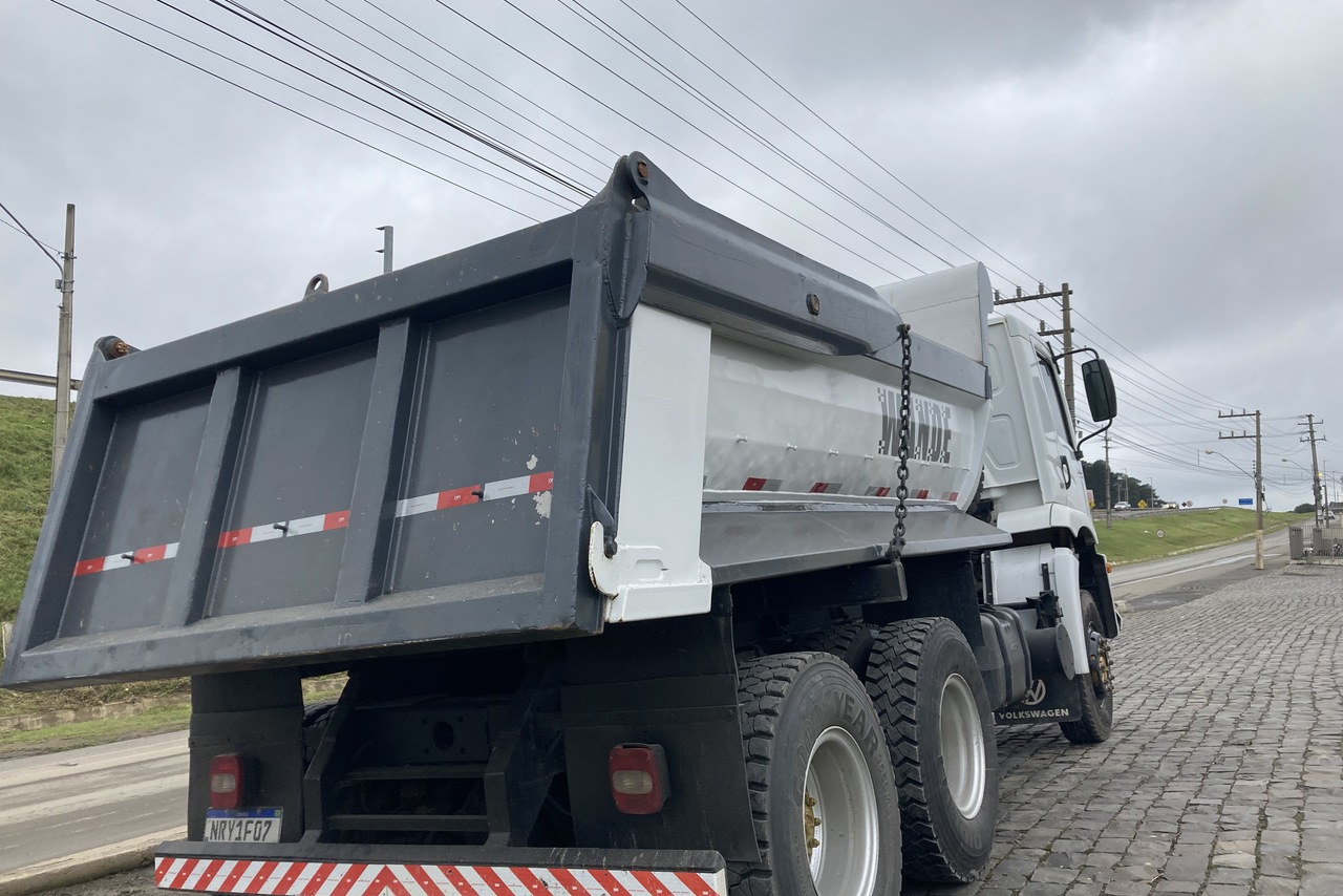Volkswagen 26-280 Constellation 6x4 - 13 4