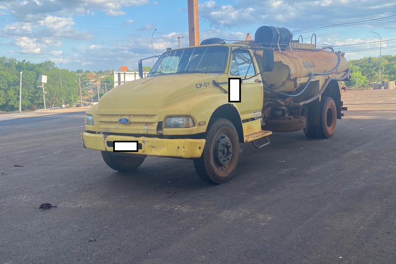 Ford F12000 - 95/95 2