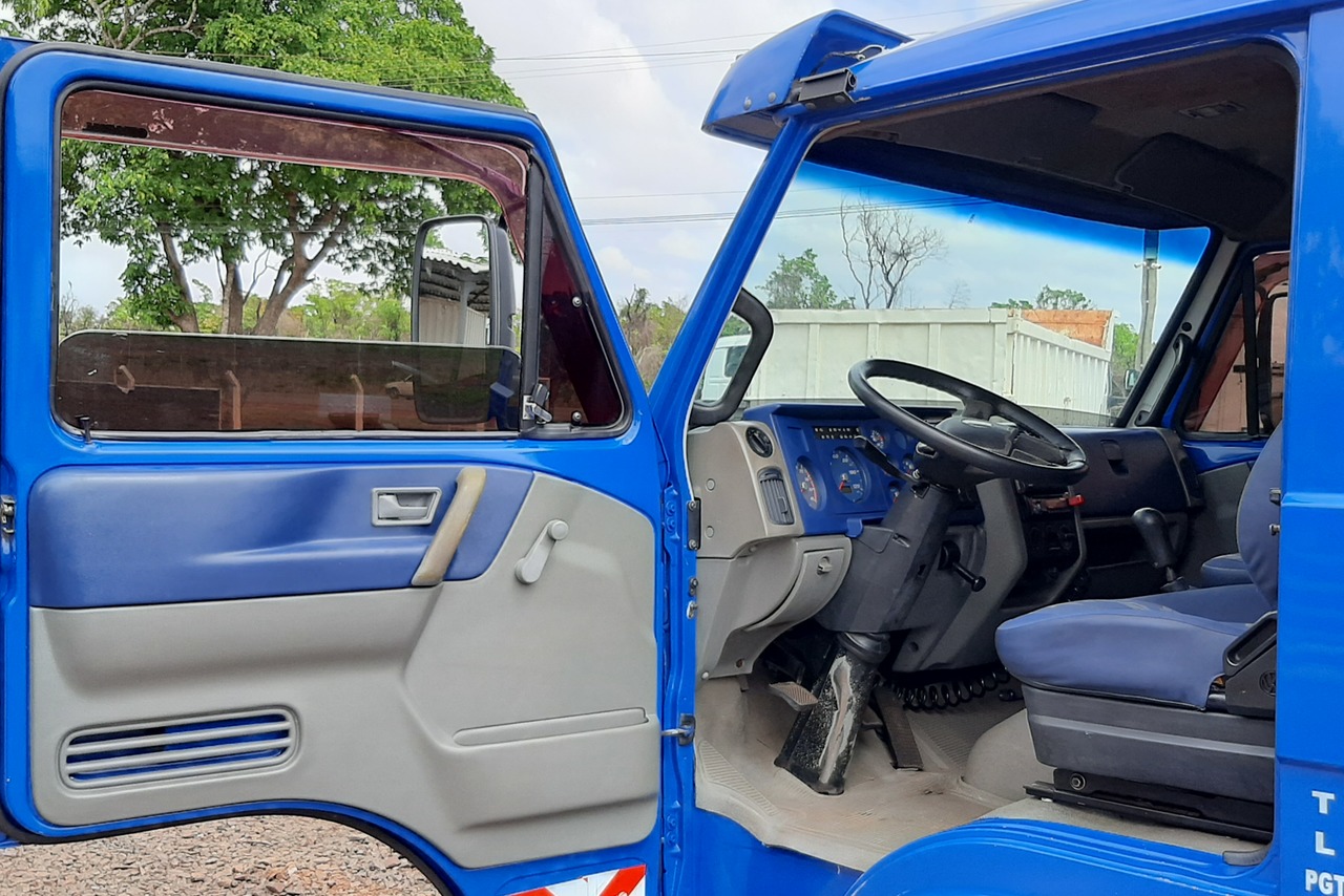 Volkswagen 8 150 - 02/02 6