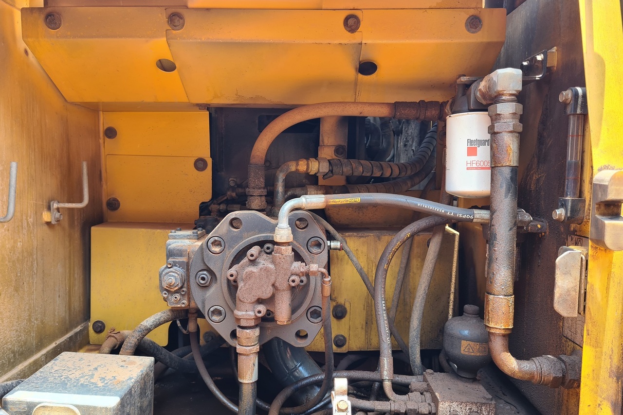 Volvo EC210BLC - 06/06 8
