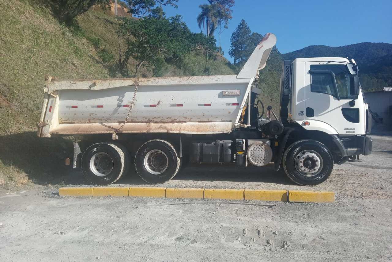 Ford Cargo 3133 - 15/15 5