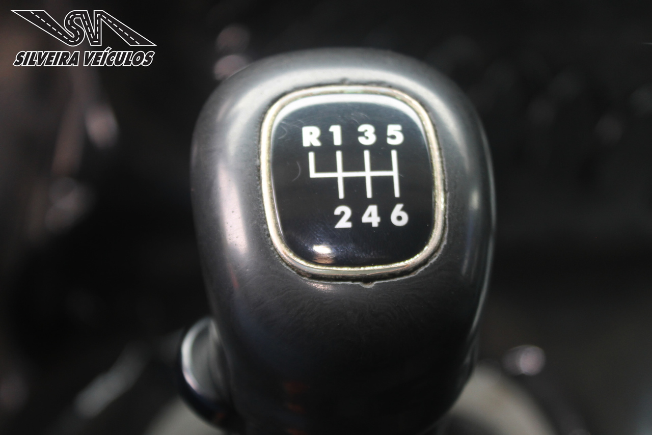 Volkswagen 24-250 E Constellation 3-Eixos - 07/08 13