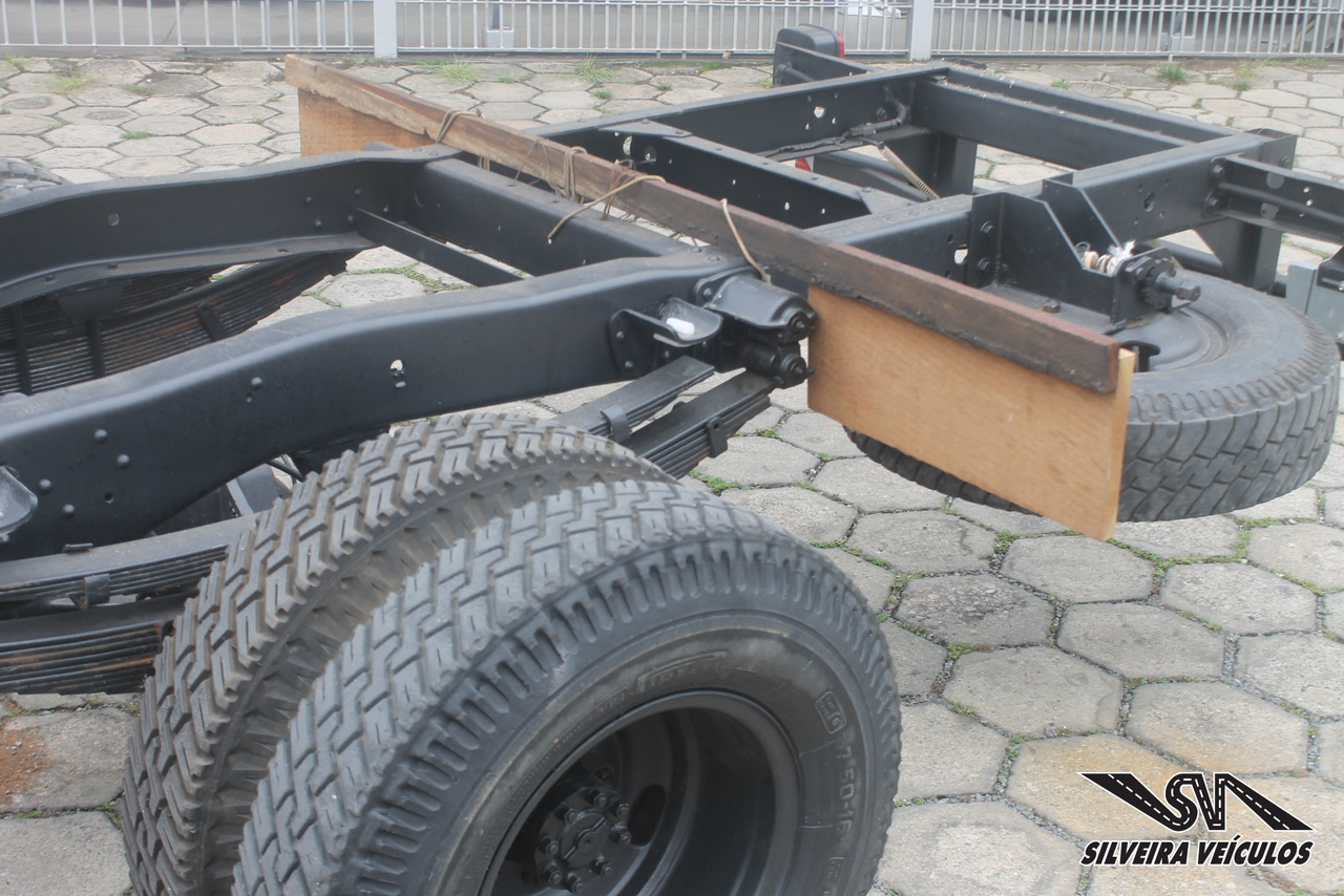 Ford F4000 - 88/89 7