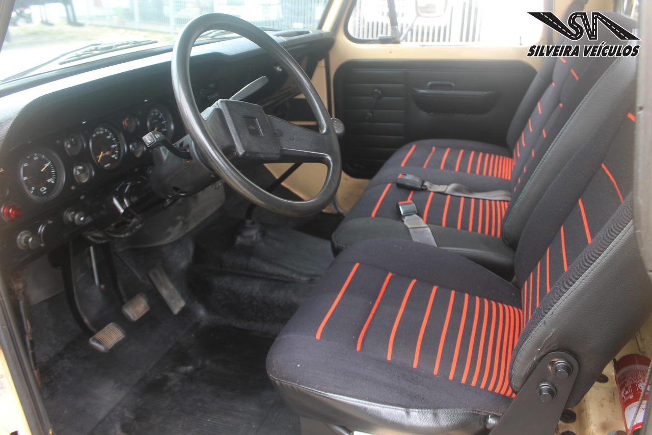 Ford F4000 - 88/89 10