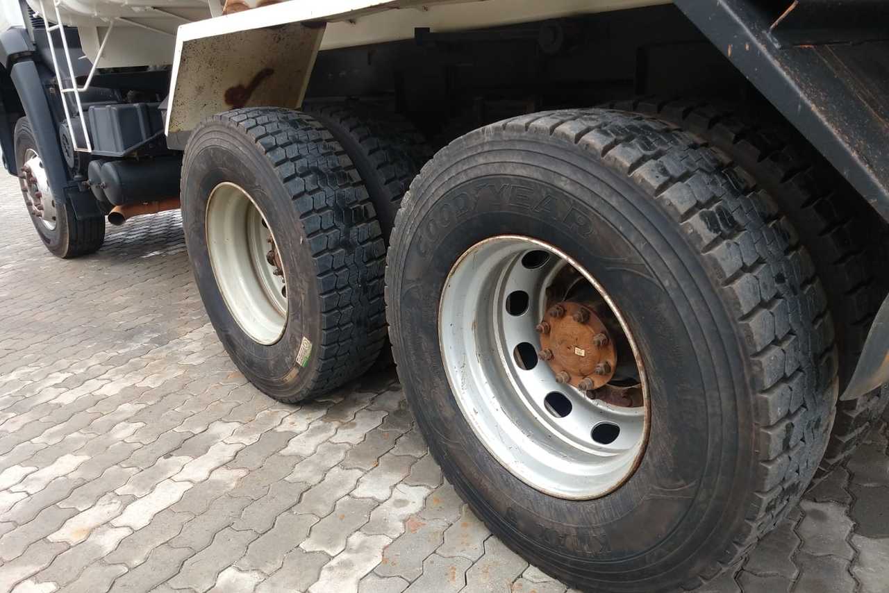 Volkswagen 31-280 E Constel. 6x4 - 13/14 9