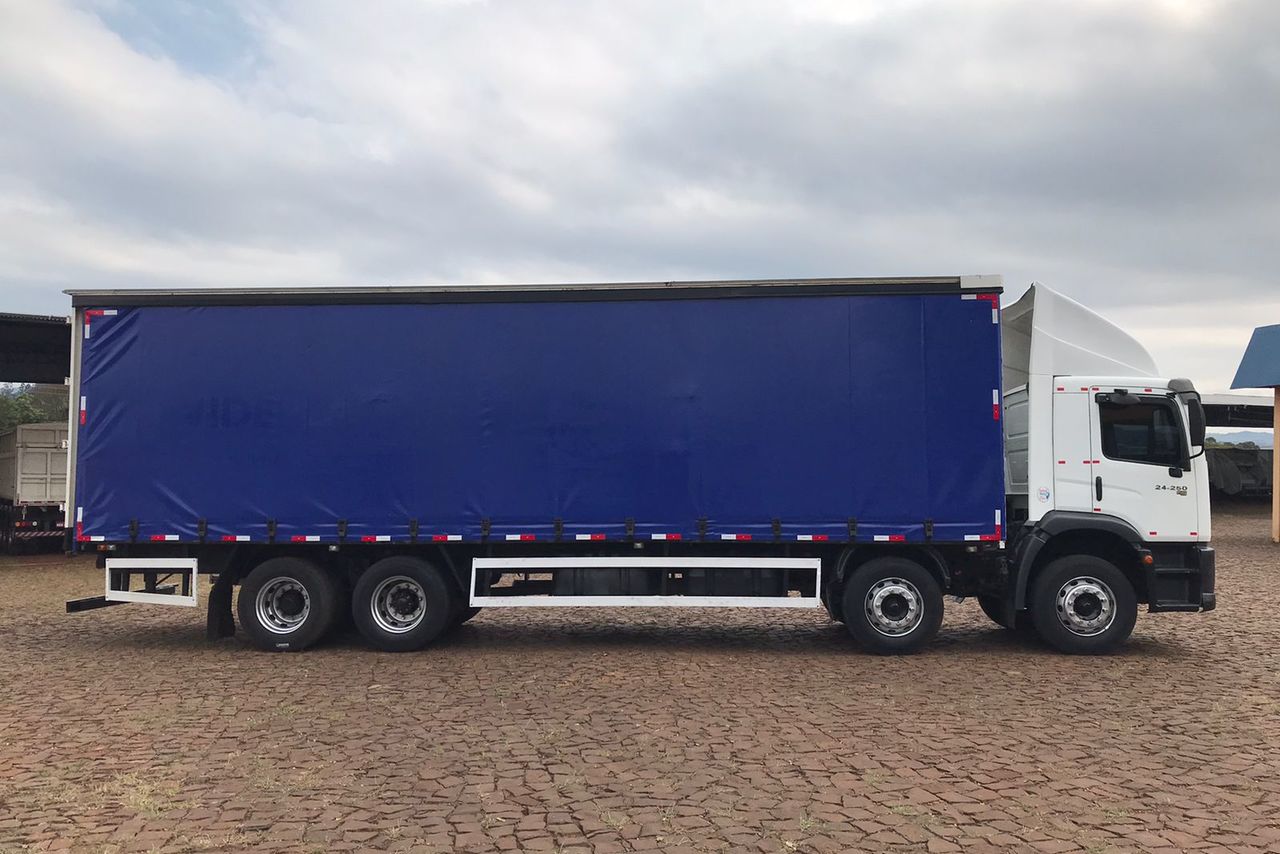 Volkswagen 24-250 E Constellation 3-Eixos - 09/09 5