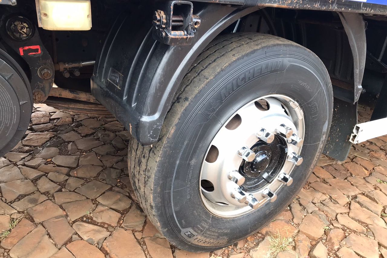 Volkswagen 24-250 E Constellation 3-Eixos - 09/09 10