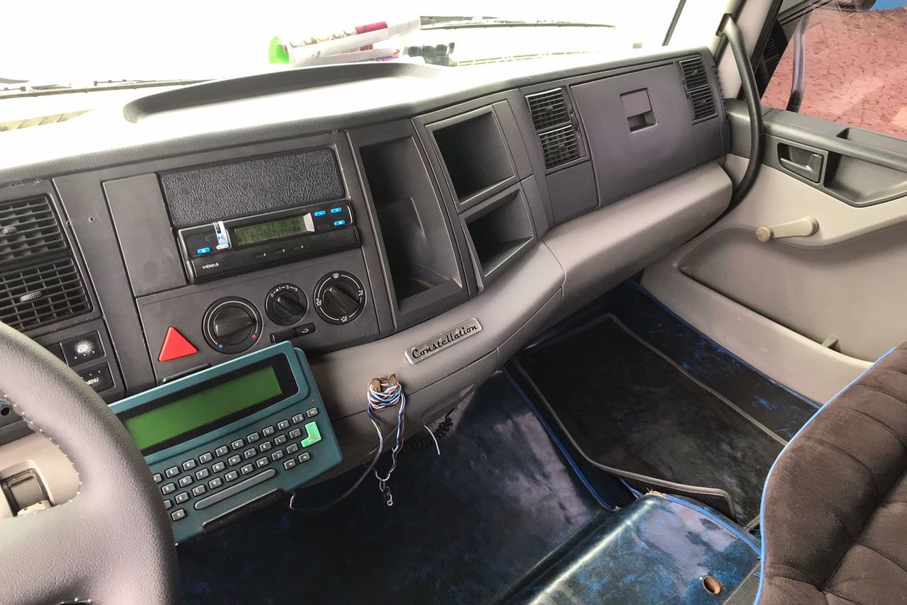 Volkswagen 24-250 E Constellation 3-Eixos - 09/09 18