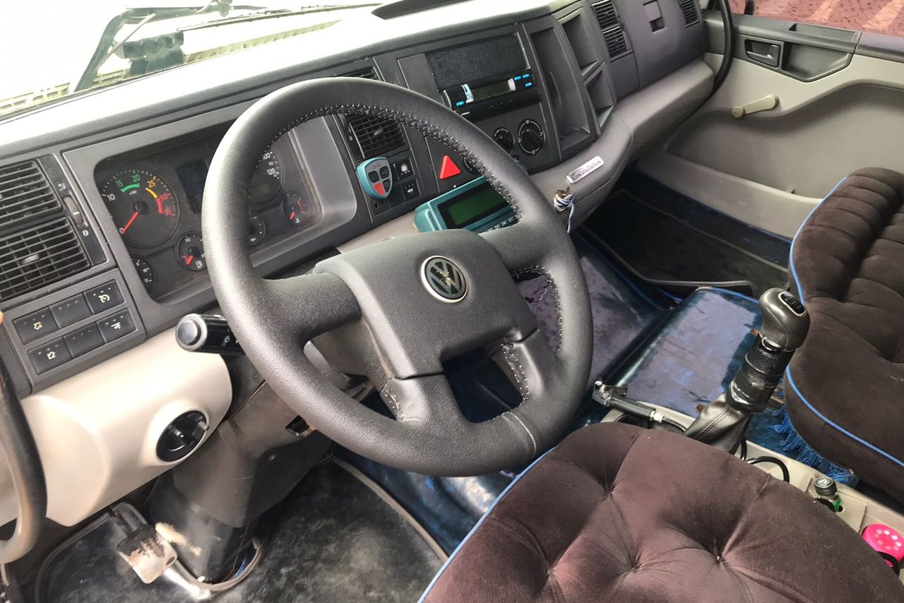 Volkswagen 24-250 E Constellation 3-Eixos - 09/09 19