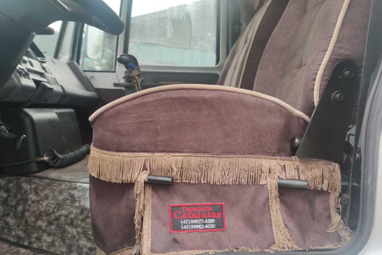 Ford Cargo 2626 - 04/04 4
