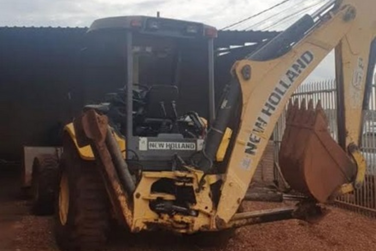 New Holland B95B - 12/12 2