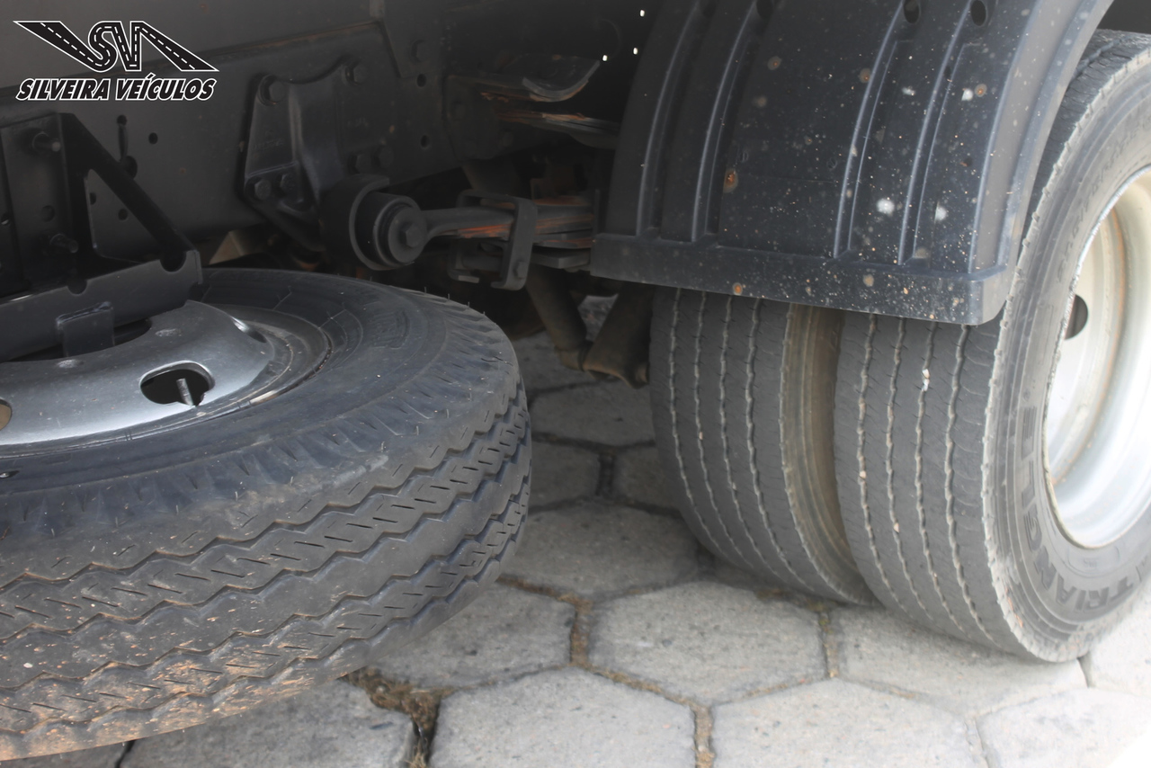 Volkswagen 8 120 - 01/02 11