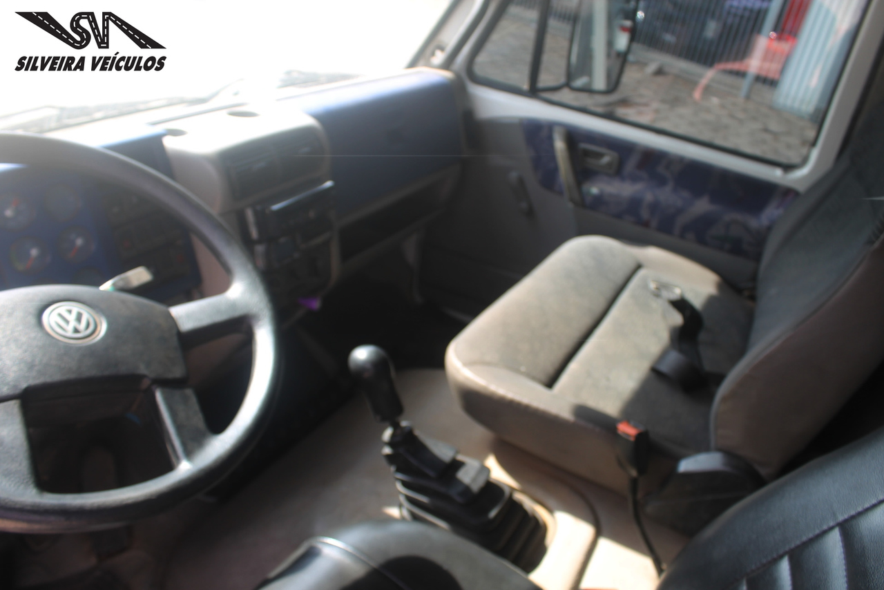 Volkswagen 8 120 - 01/02 12