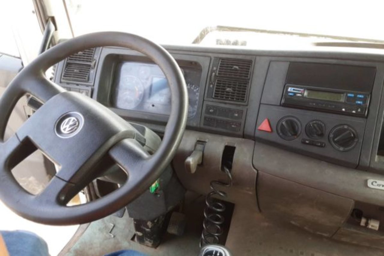 Volkswagen 26-280 Constellation 6x4 -  5