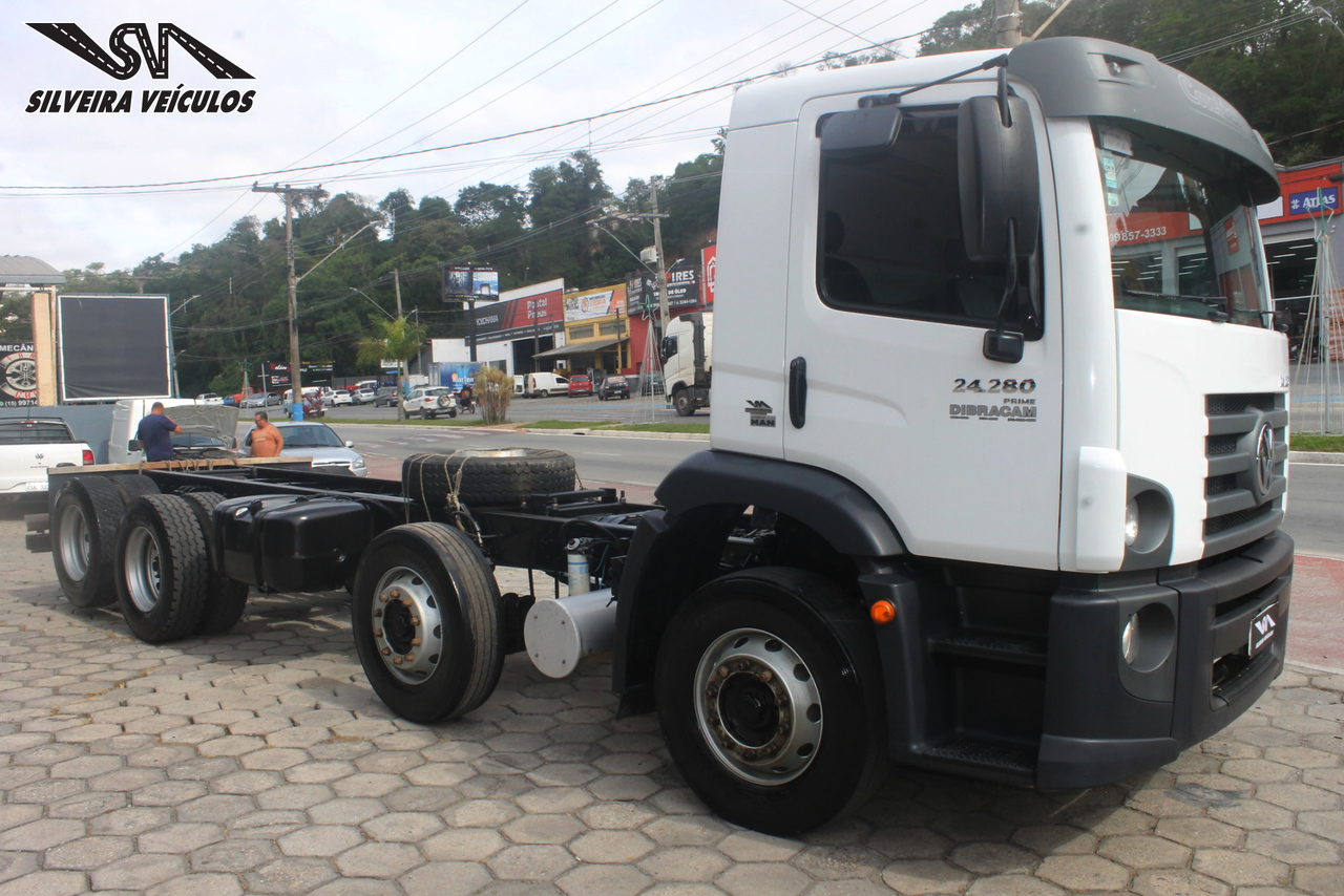 Volkswagen 24-280 E Constellation 6x2 - 19/20 3