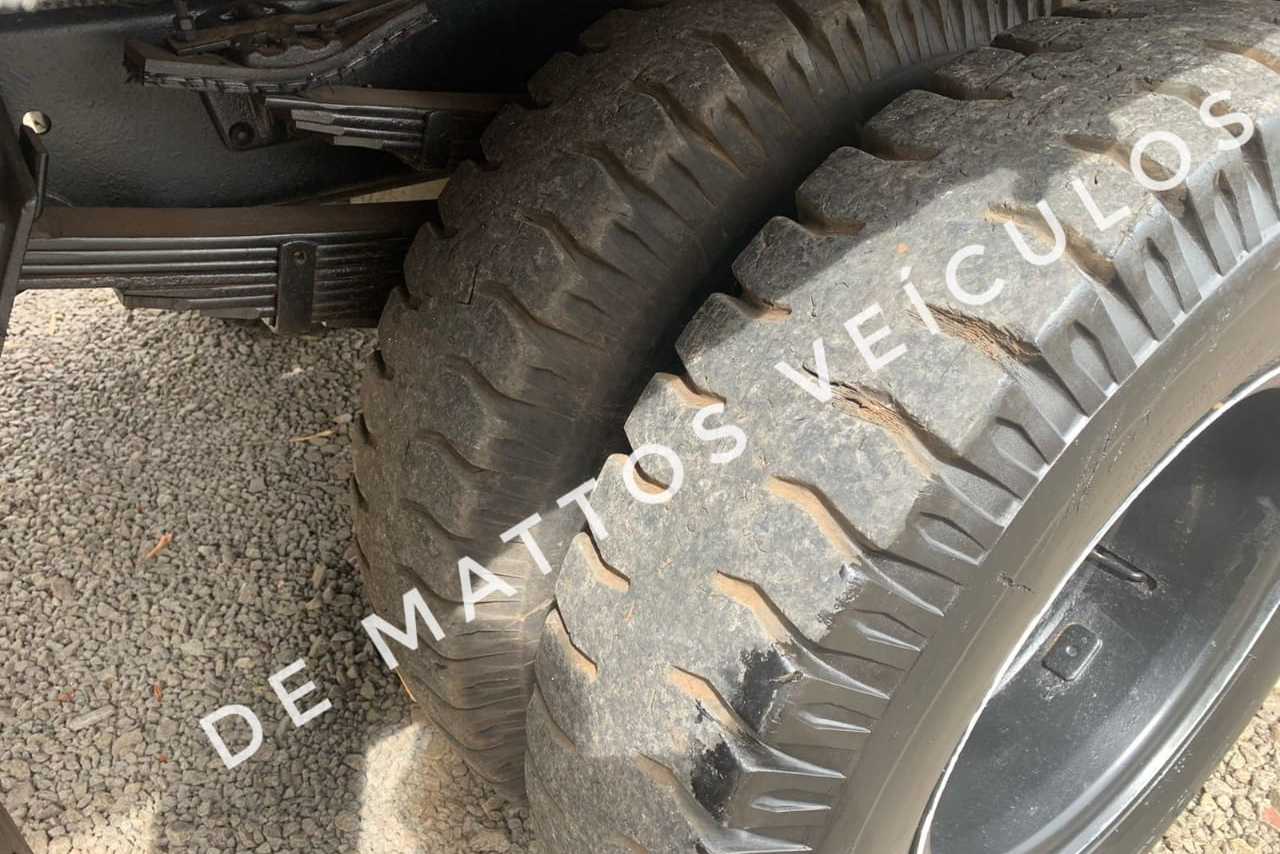 Ford F11000 - 88/88 13