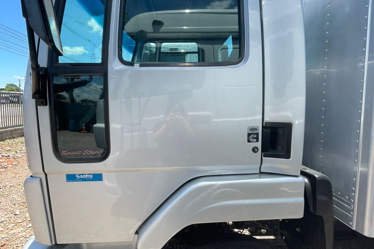 Ford Cargo815 - 05/05 4