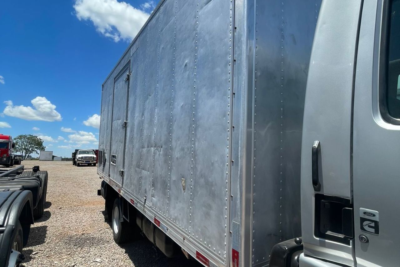 Ford Cargo815 - 05/05 8