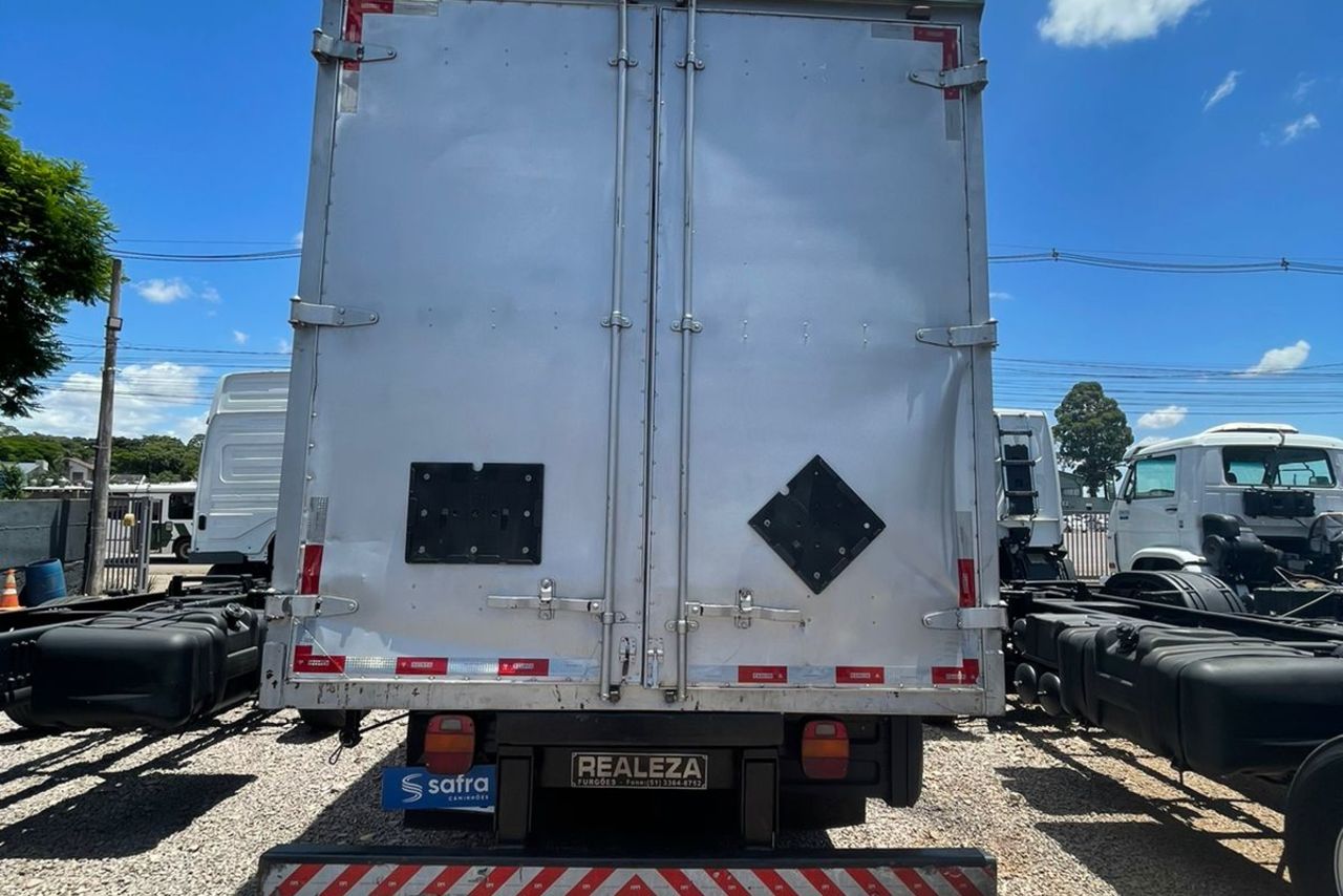 Ford Cargo815 - 05/05 11