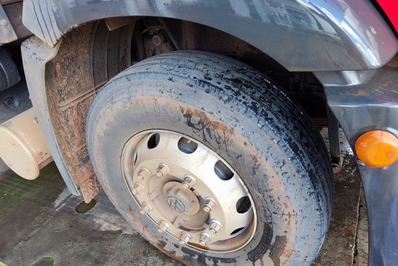 Volkswagen 24-280 E Constellation 6x2 -  7