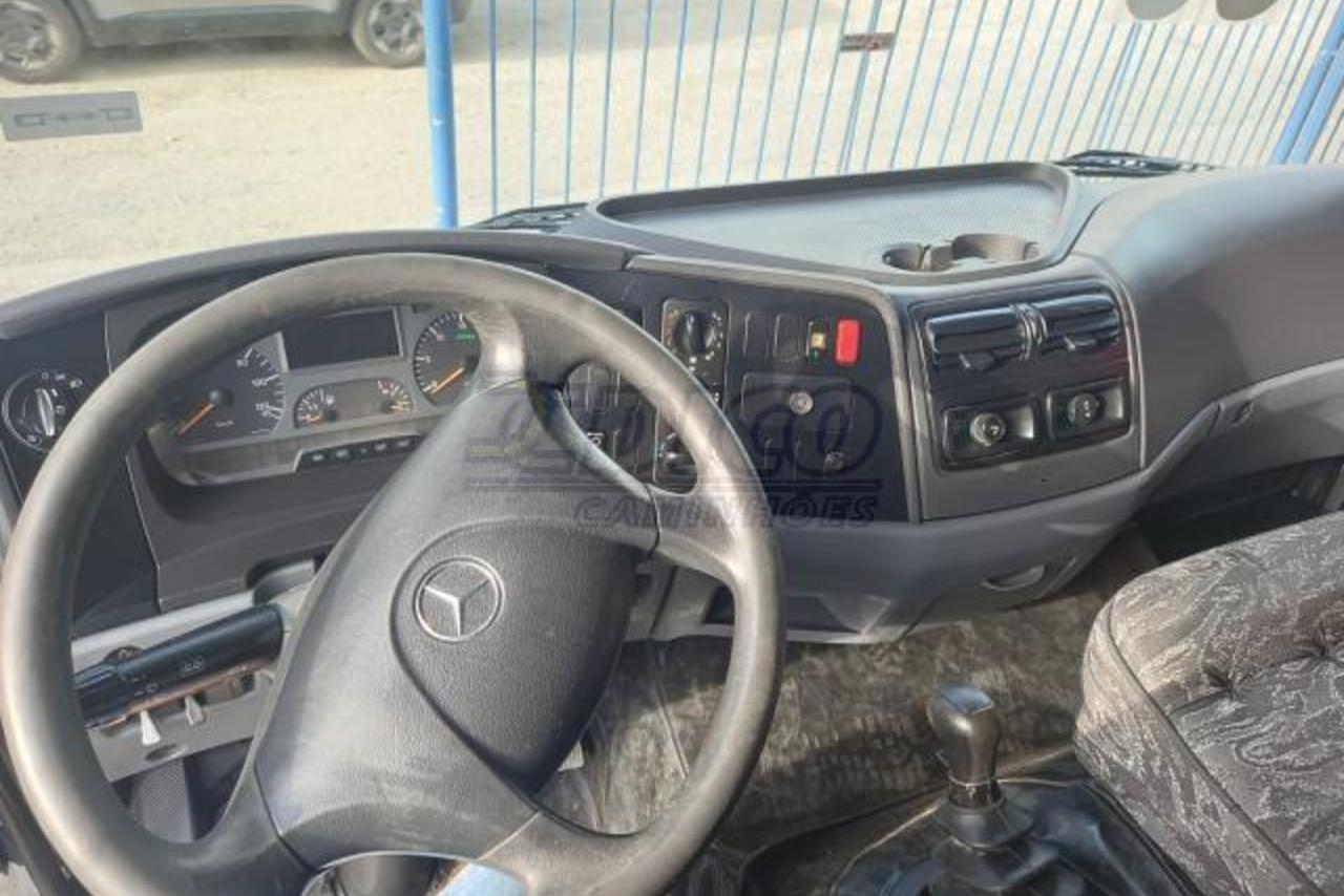 Mercedes Benz Atego 2425 - 09/09 3