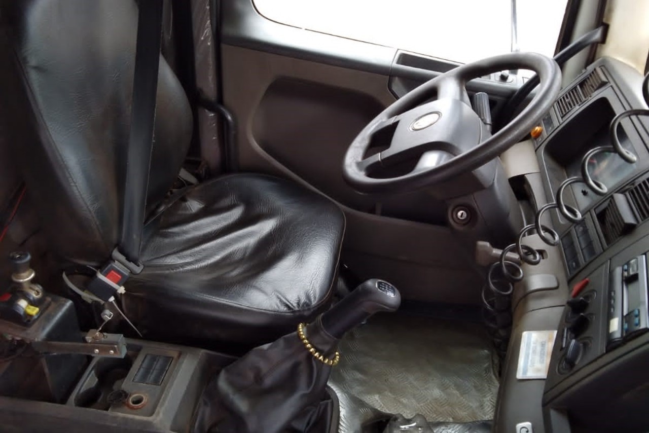 Volkswagen 24-280 E Constellation 6x2 - 14/14 5