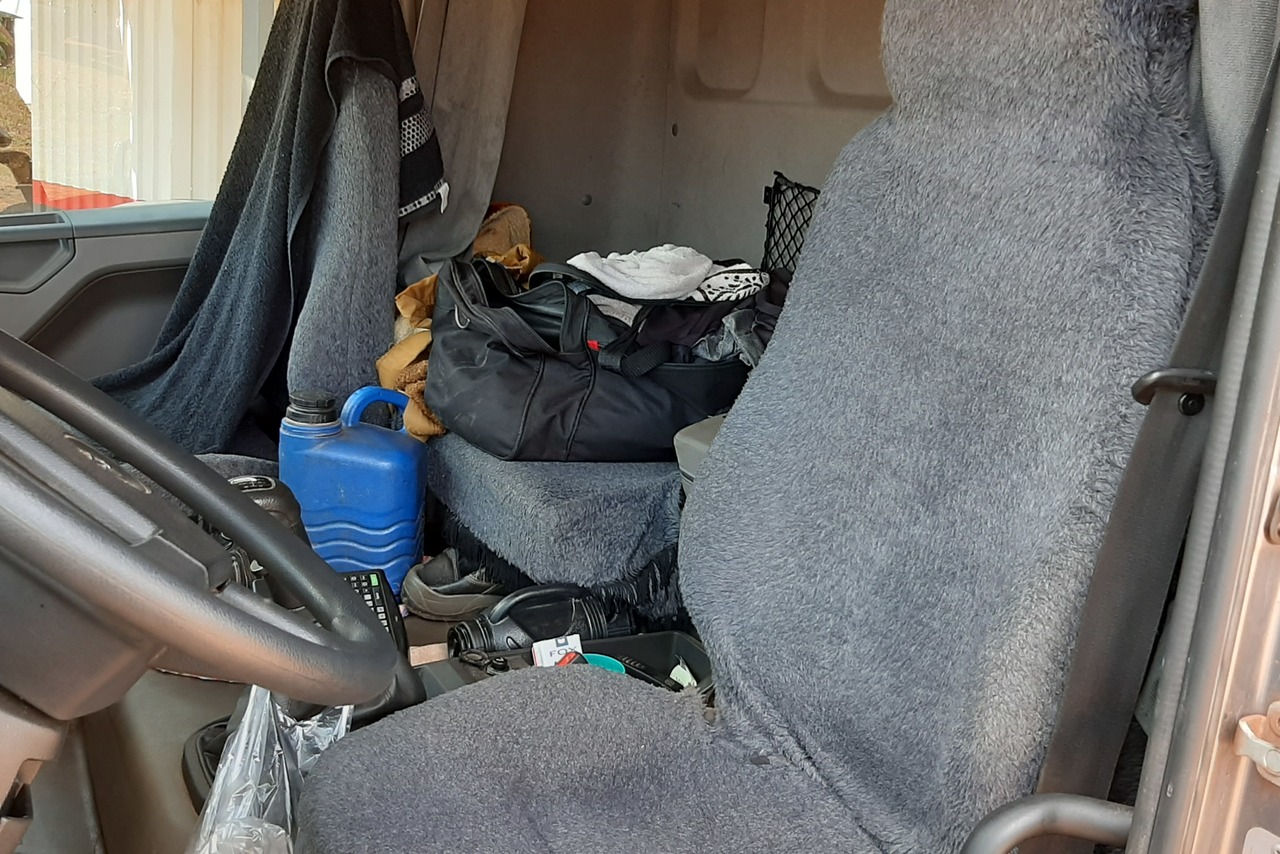Volkswagen 24-280 E Constellation 6x2 - 19/20 9