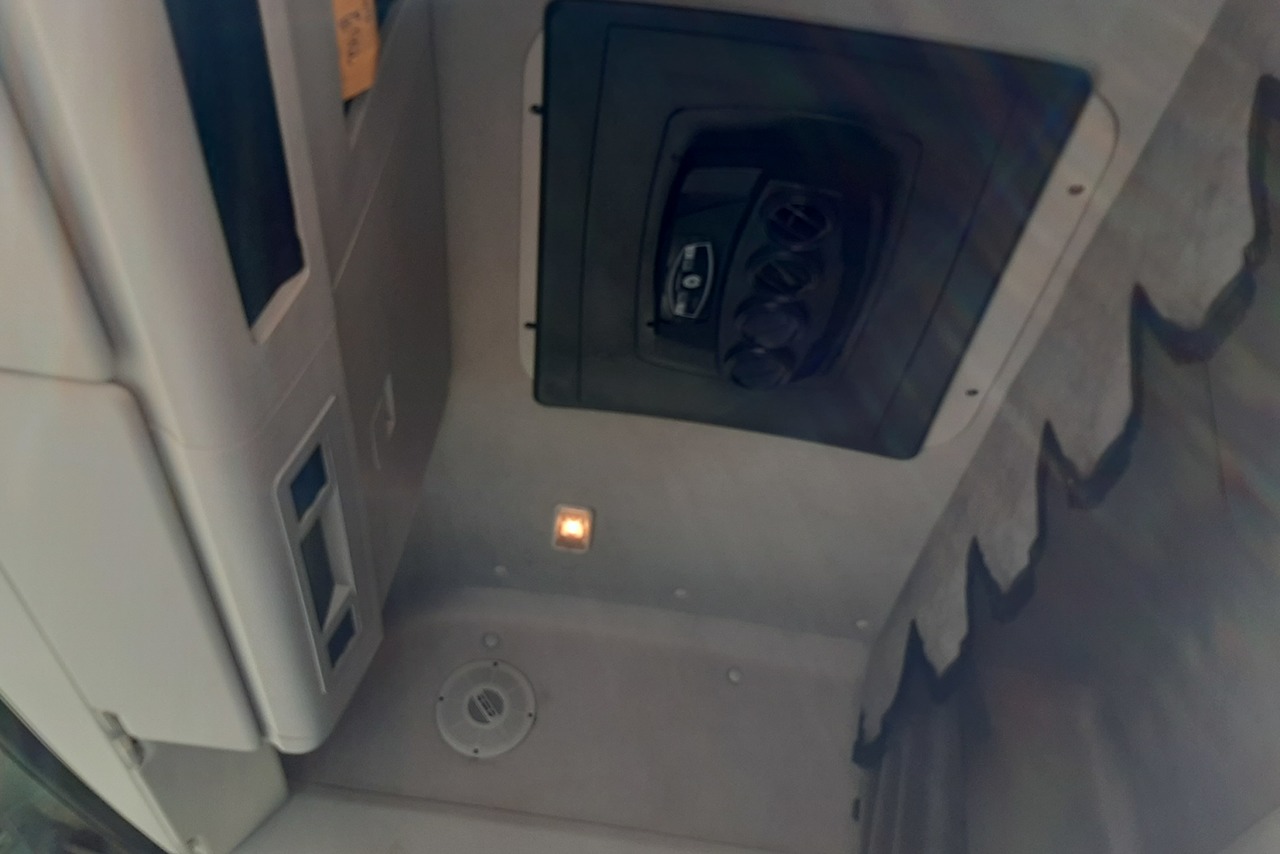 Volkswagen 24-280 E Constellation 6x2 - 19/20 10