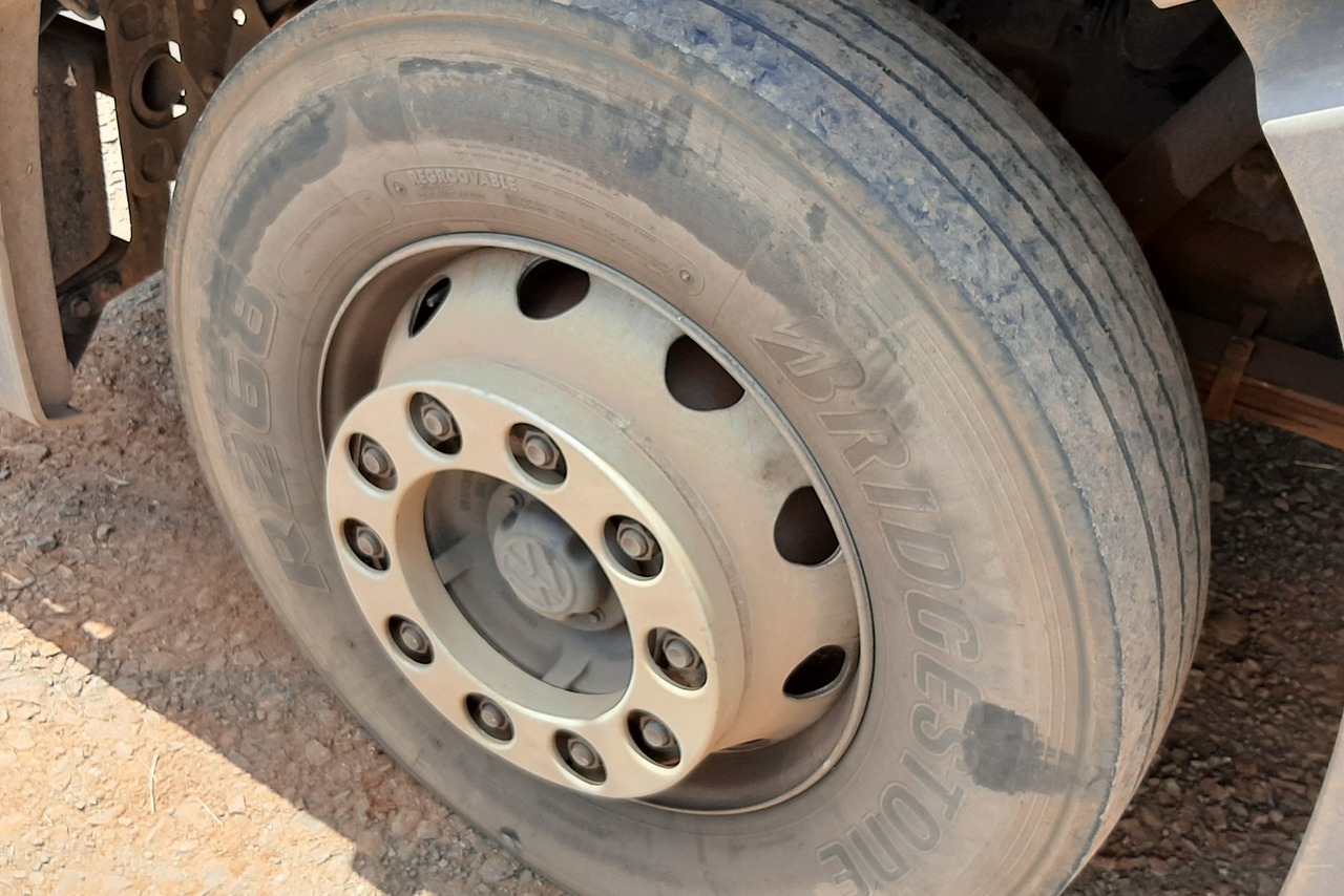 Volkswagen 24-280 E Constellation 6x2 - 19/20 12
