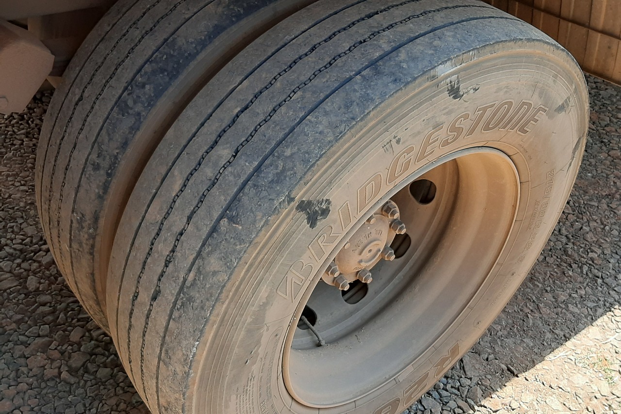 Volkswagen 24-280 E Constellation 6x2 - 19/20 18