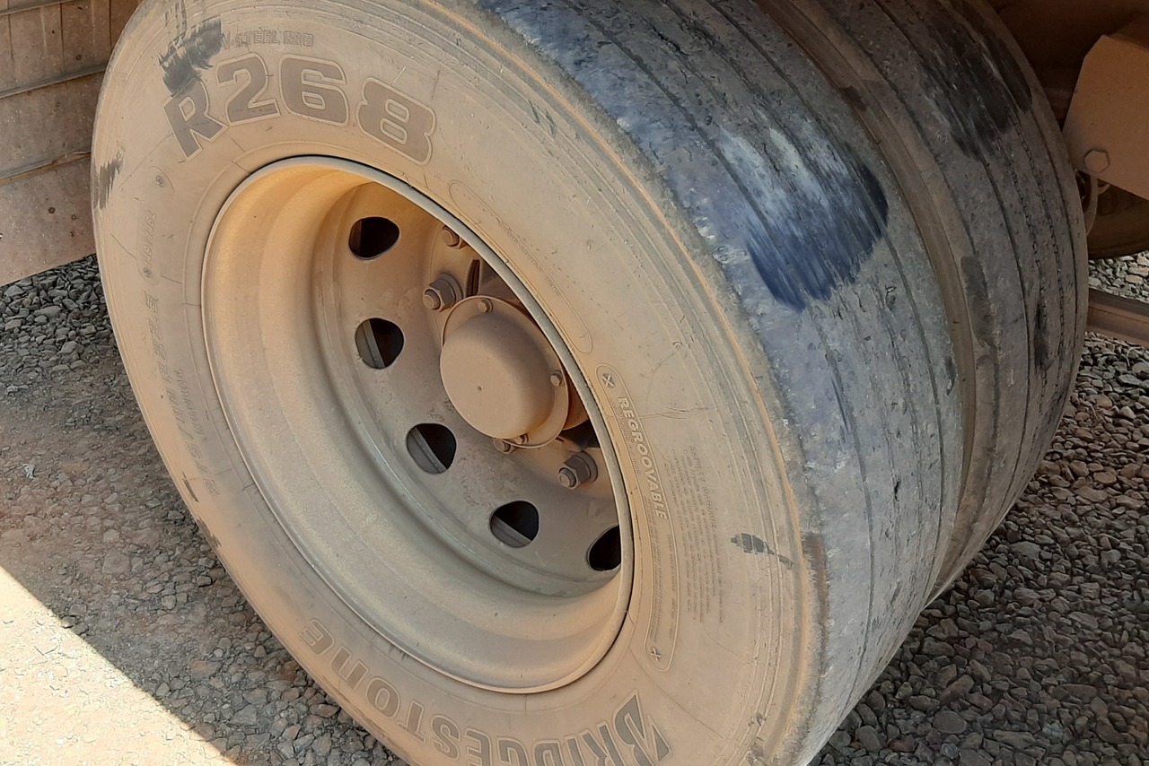 Volkswagen 24-280 E Constellation 6x2 - 19/20 19
