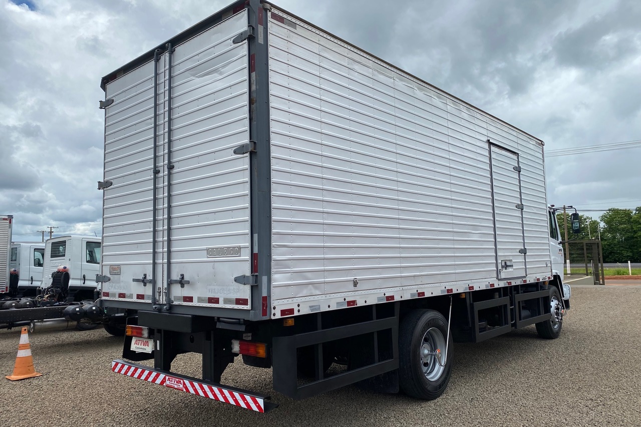 Mercedes Benz MB 1718 - 11/11 4