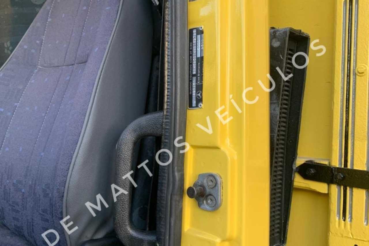 Mercedes Benz MB 1620 - 98/98 20