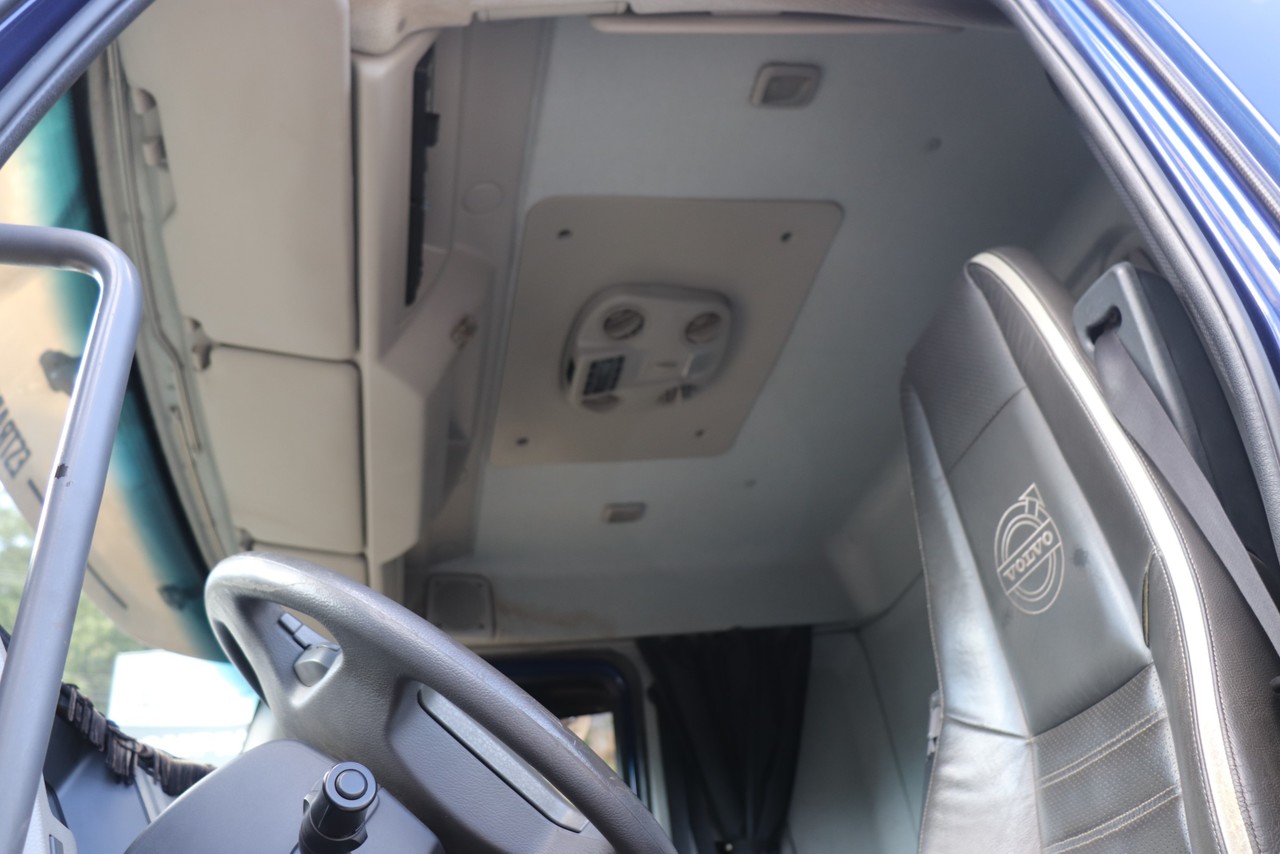 Volvo VM260 - 12/12 8