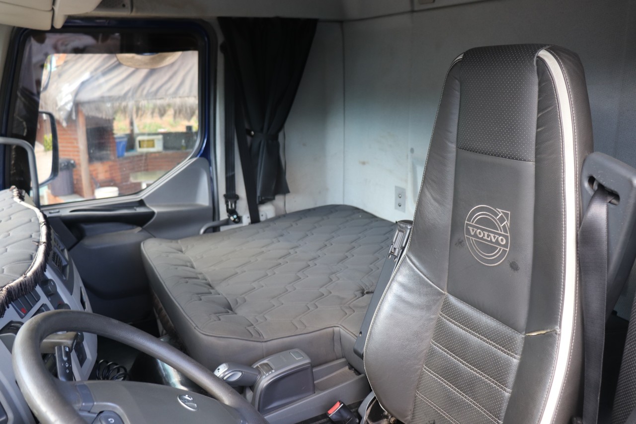 Volvo VM260 - 12/12 9