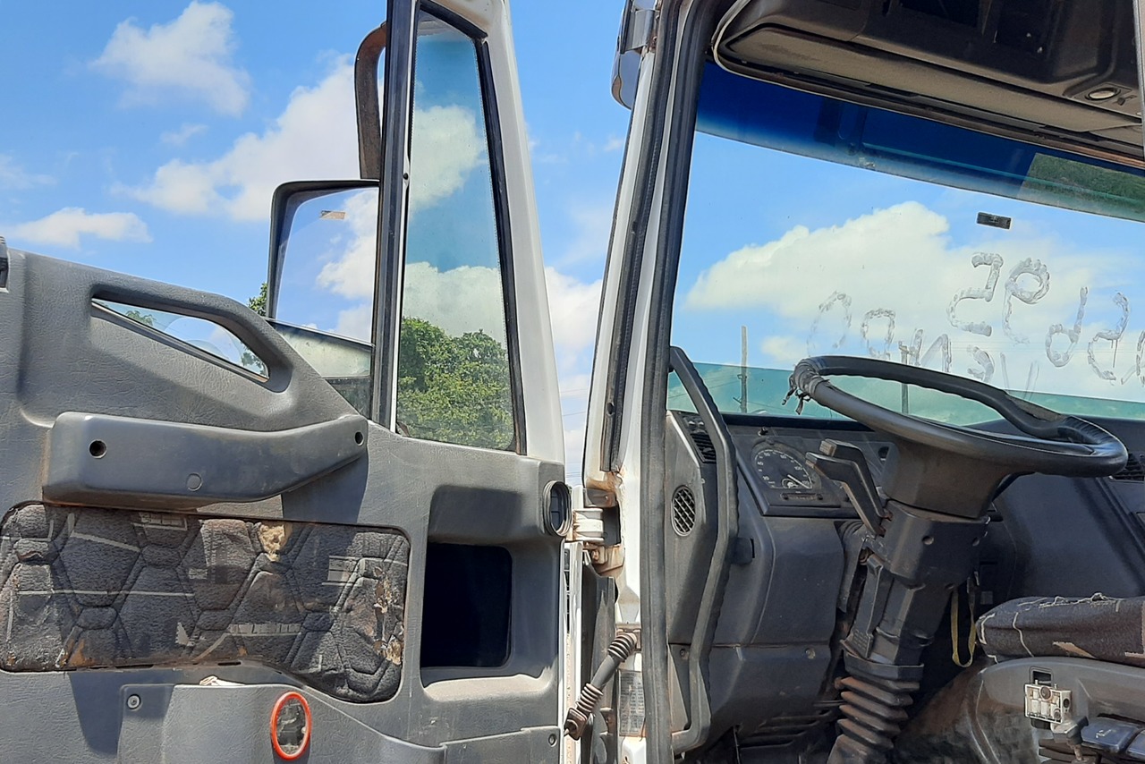 Iveco Eurotech 370 - 04/04 7