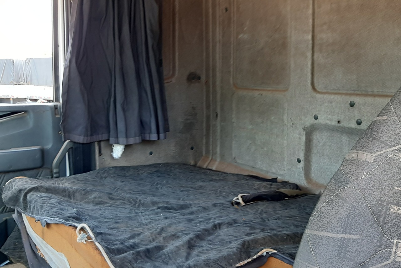 Iveco Eurotech 370 - 04/04 9