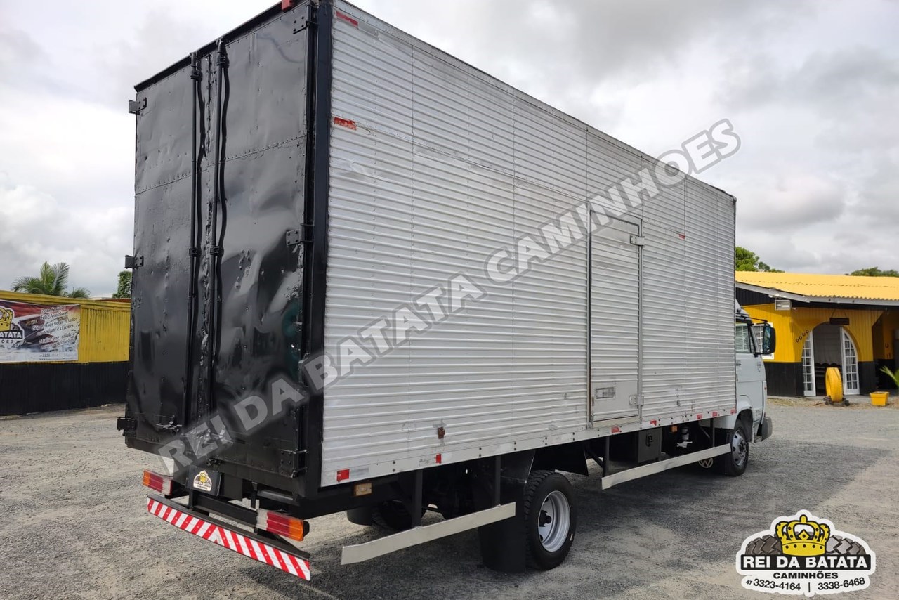 Volkswagen 8 120 - 01/01 4