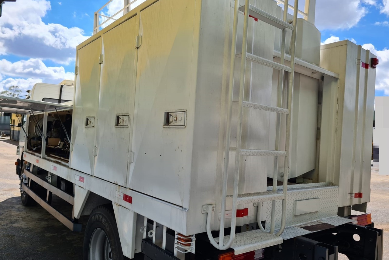 Mercedes Benz MB 1518 - 08/08 9