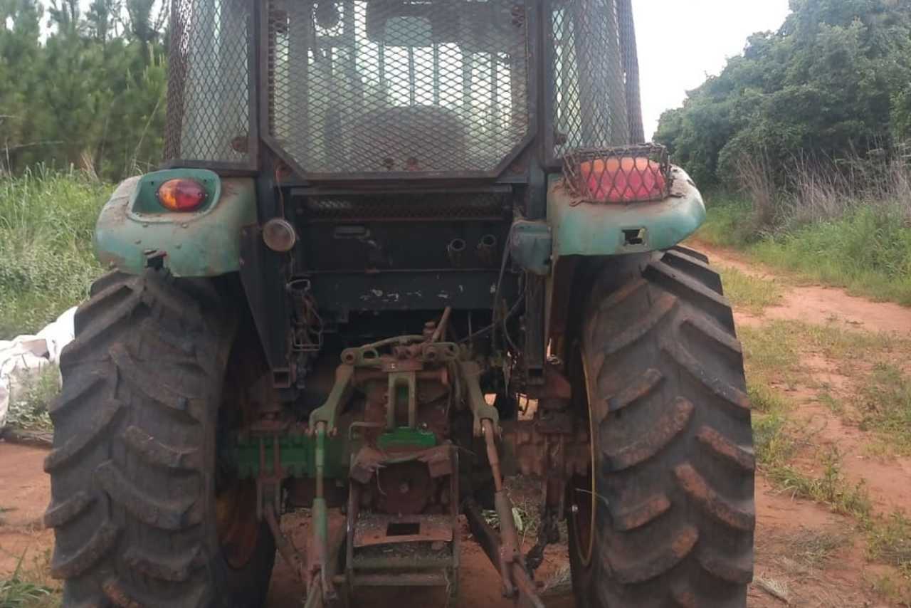 John Deere 5085 - 15/15 4