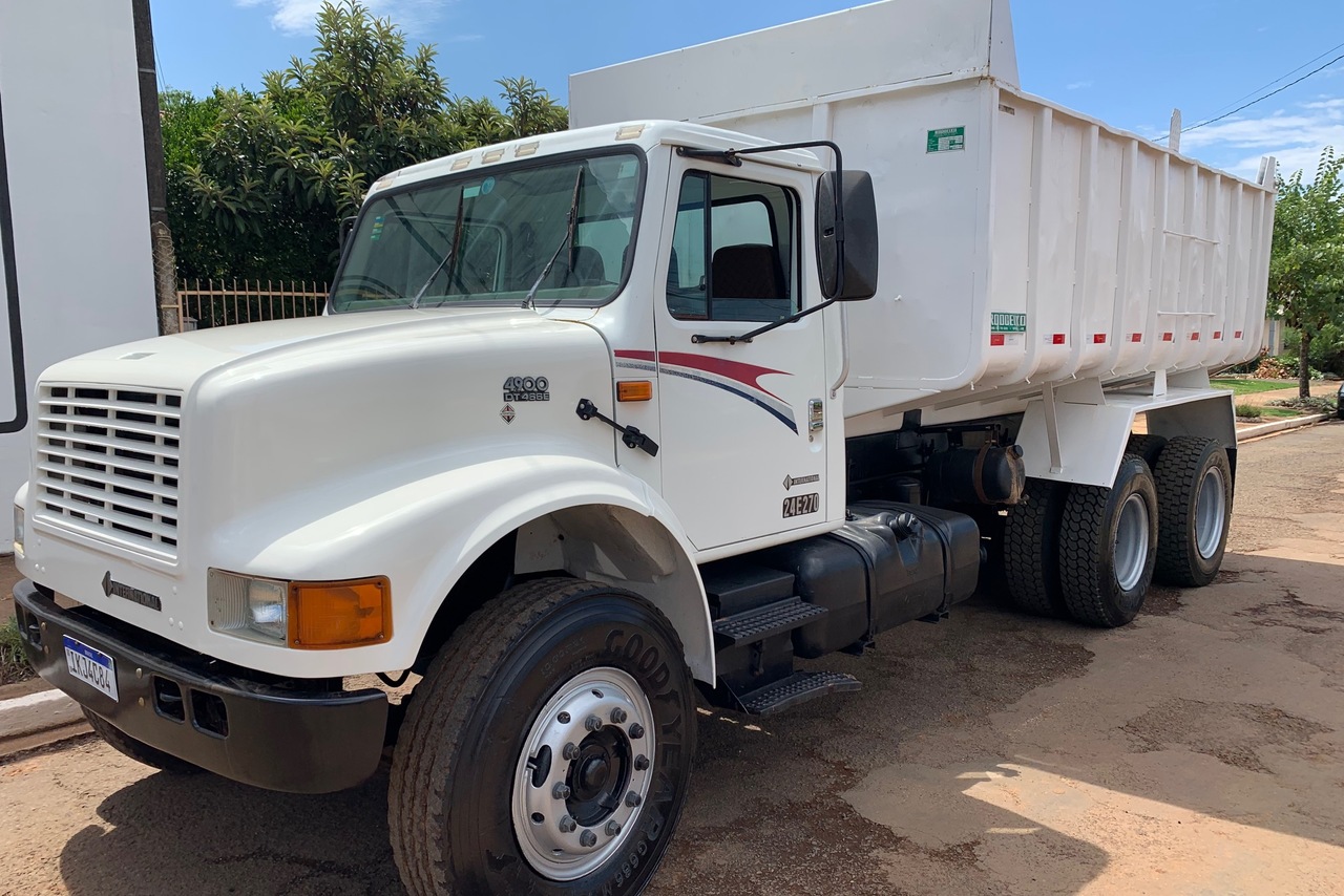 International 4900 - 02/02 6