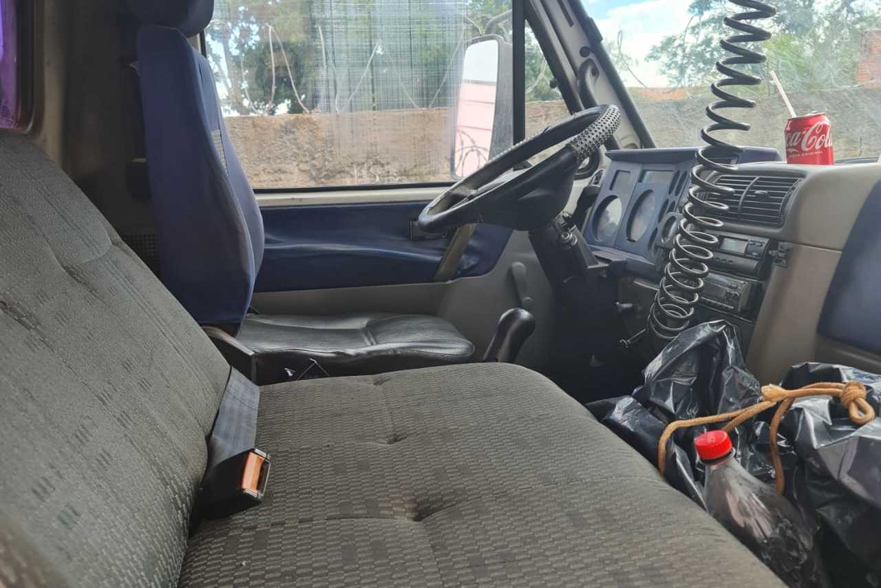 Volkswagen 8 150 - 04/04 6