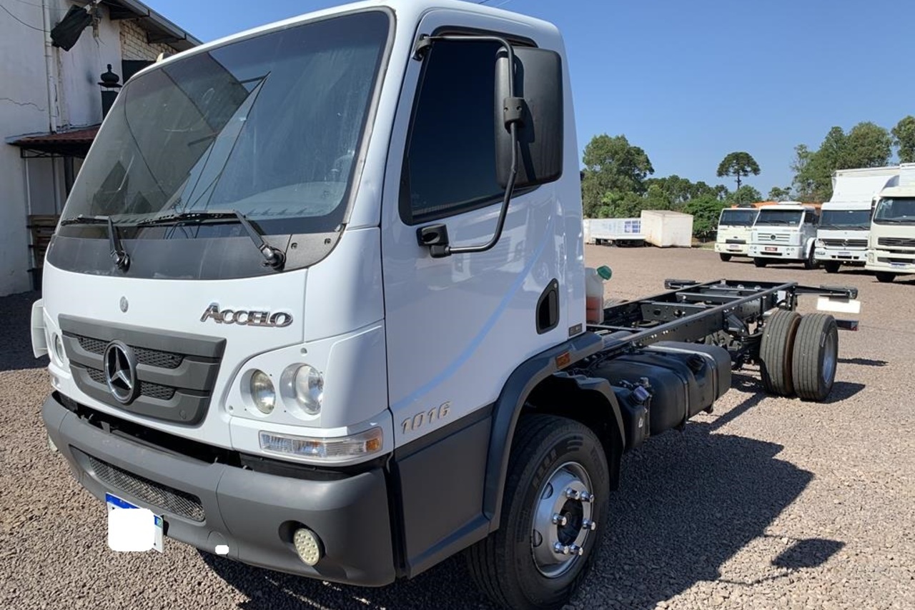 Mercedes Benz Accelo 1016 - 19/20 4