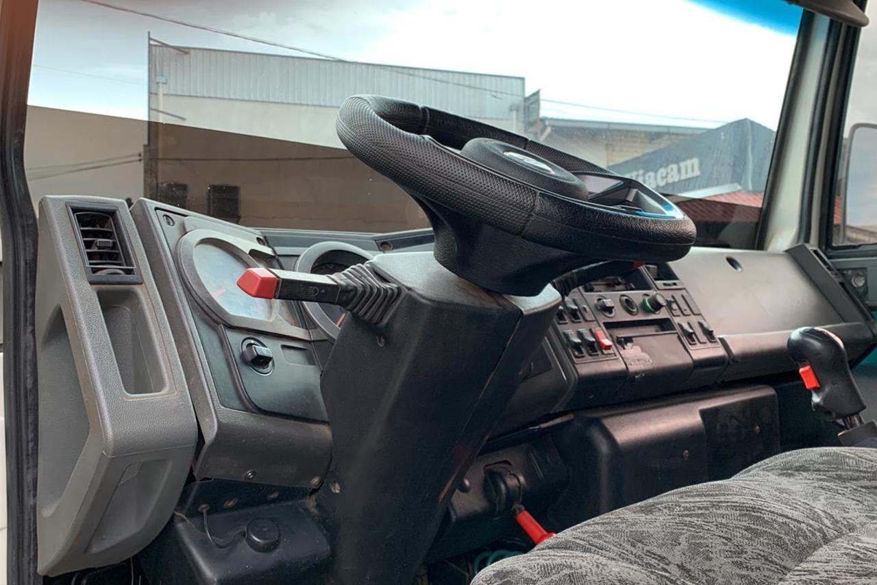 Mercedes Benz Accelo 1016 - 19/20 18