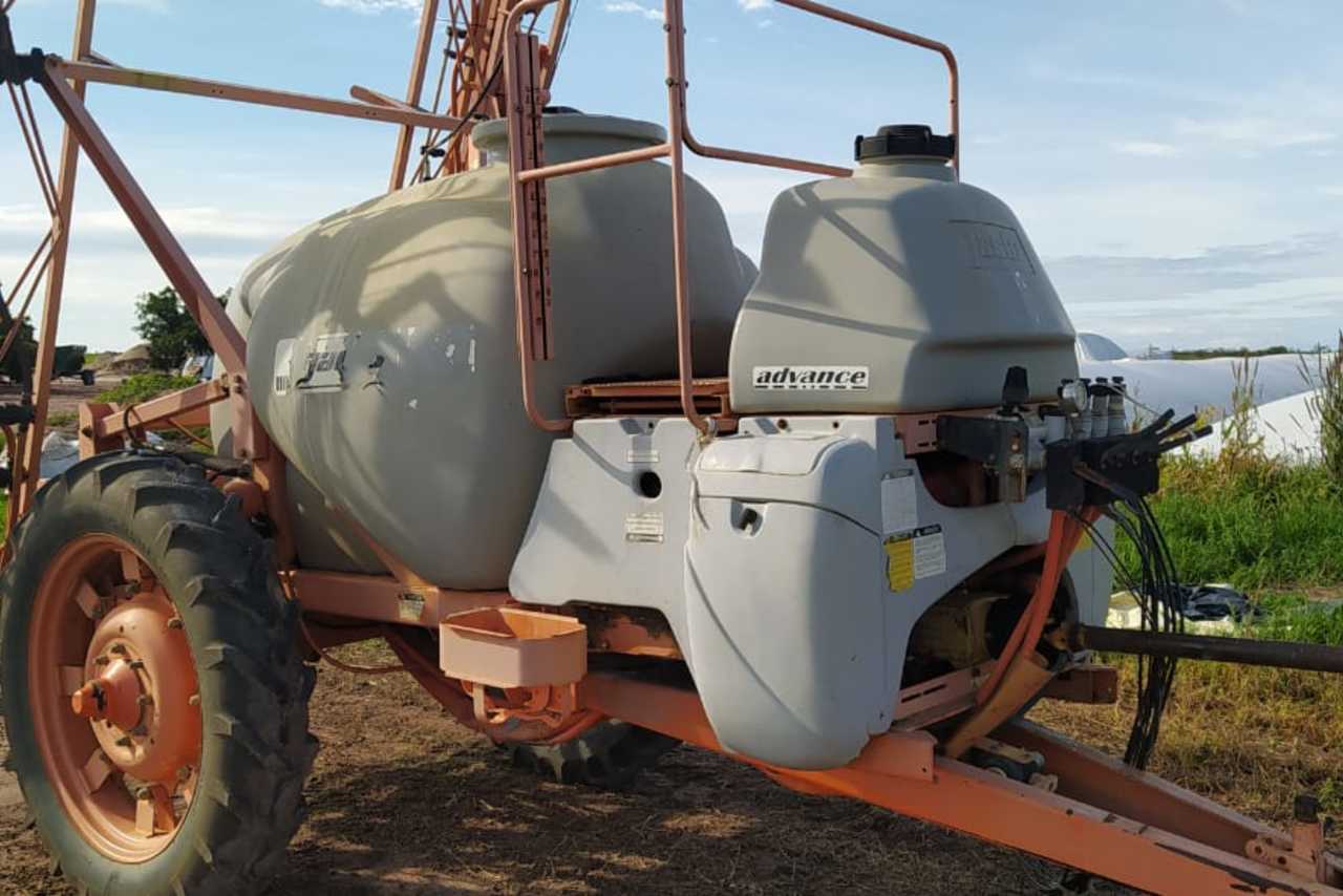 Jacto Advance 2000 AM18 - 04/04 2
