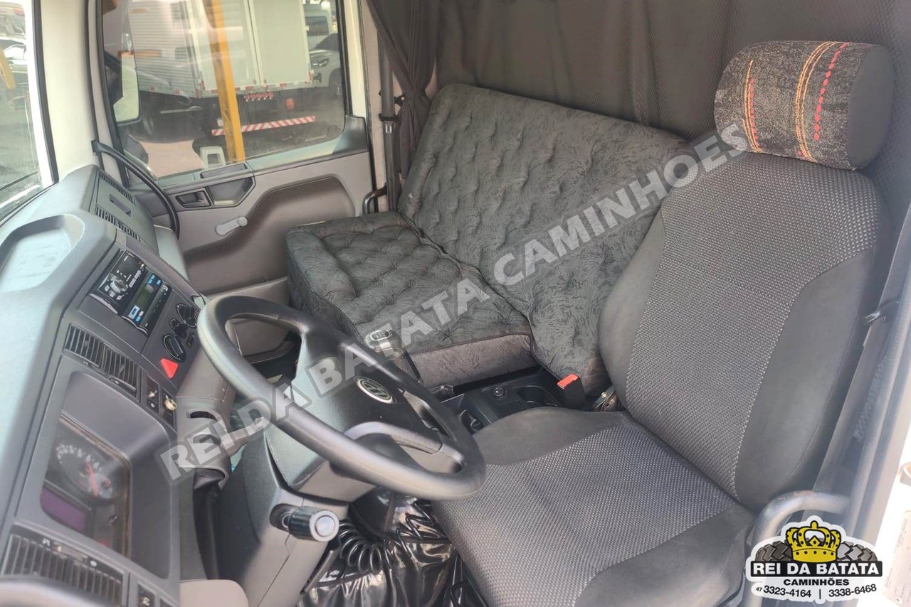 Volkswagen 24-280 E Constellation 6x2 - 13/13 8